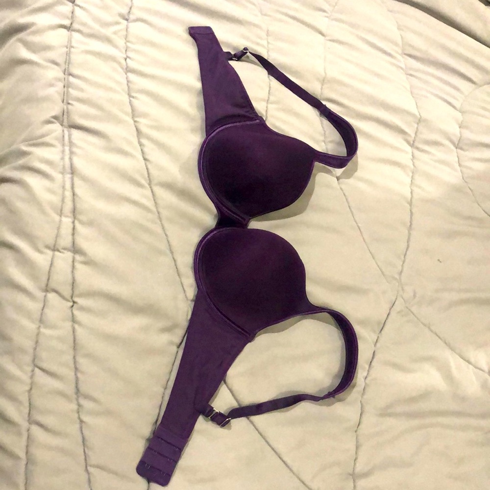 Never worn Demi bra full coverage wide straps